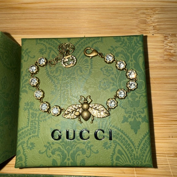 Gucci Gold Bee Motif Bracelet - Picture 2 of 3